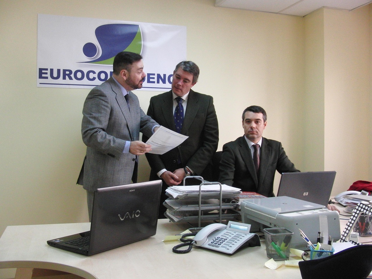 人脸实名账号：轻易考APP详情下载教程