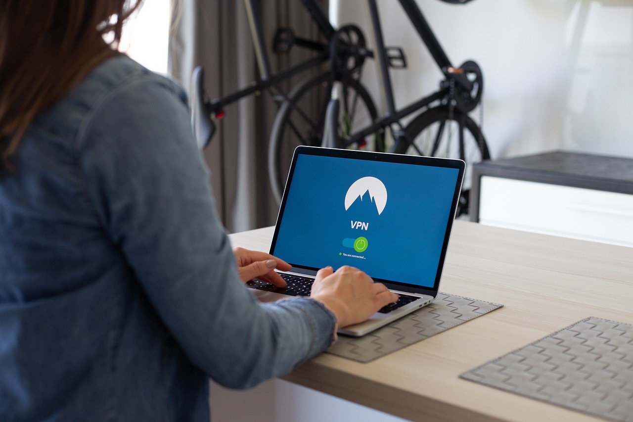 技术支持和合规项目污染网络游戏生态